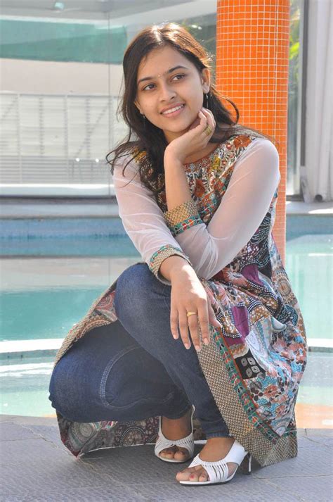 Latest South India Actress Divya Sri Latest Gorgeous Stills Gallery