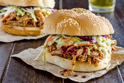 Simple Pulled Pork Sandwich Recipe : How to Prepare Delicious Pulled Pork Sandwich Recipe