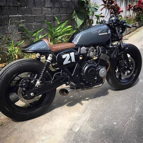 Honda cb750 cafe racer 'warrior' build time lapse. Pin by Brett Thiel on Café/Scrambler | Cb400 cafe racer ...