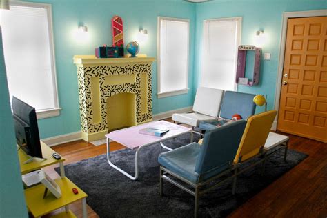 This 80s Themed Dallas Airbnb Went Viral Hear The Owners Share Their