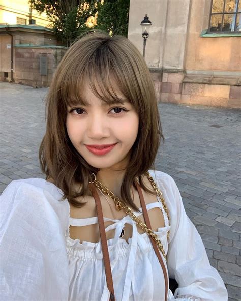 30 Times Blackpinks Lisa Took Our Breaths Away With Her Effortless