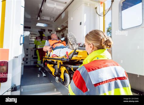 Ambulance Stretcher Accident Hi Res Stock Photography And Images Alamy