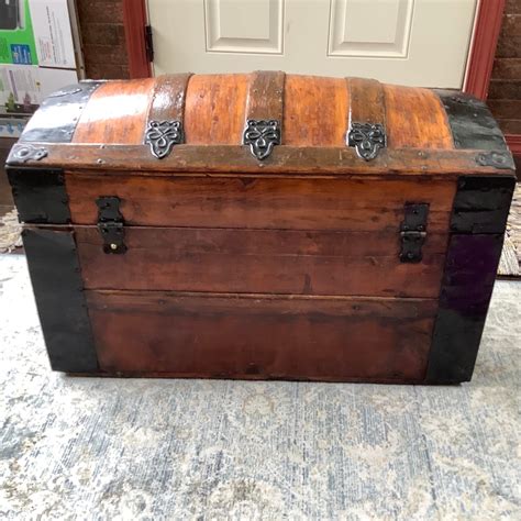 Trunks And Blanket Chests Antique Trunk Chests Diy Antique Trunk