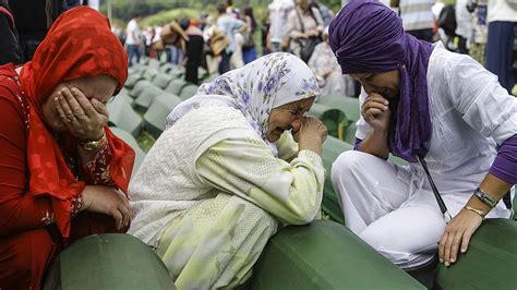 Bosnias Srebrenica Massacre 25 Years On In Pictures Bbc News