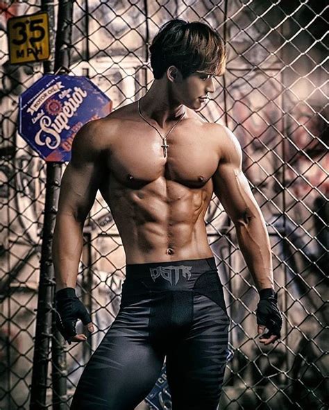 asian hot guys에 있는 핀