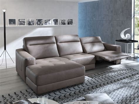 Esplora la collezione di divani ad angolo moderni: Poltrone Sofa Divani Relax - The Reference Letter