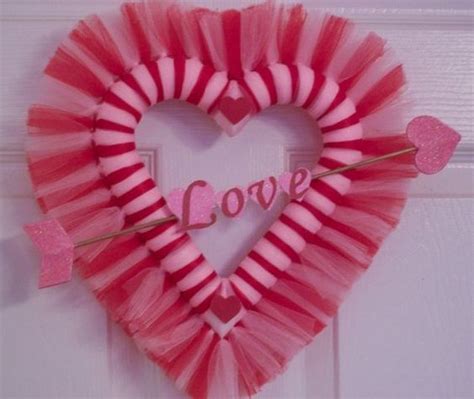 35 Cute Valentines Day Wreaths To Liven Up Your Front Door Wonder