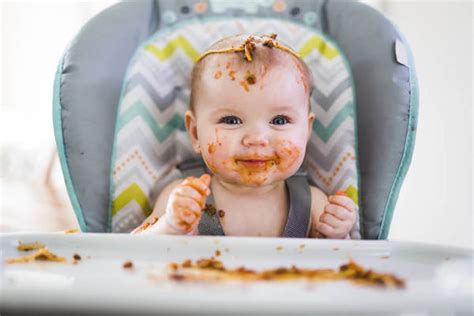 Bayi sebaiknya hanya mengonsumsi asi pada enam bulan pertama hidupnya. Makanan untuk bayi 6 bulan sampai 1 tahun: Jadual makanan ...
