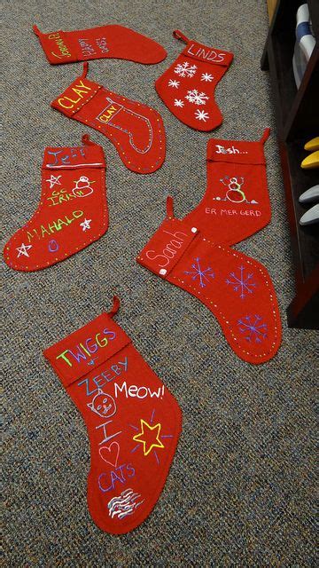 20 Diy Stocking Decorating Ideas With Glitter Glue Homyhomee