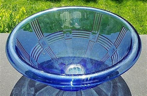 Vintage Hazel Atlas Criss Cross Cobalt Ritz Blue 8 1 2 Inch Glass Bowl