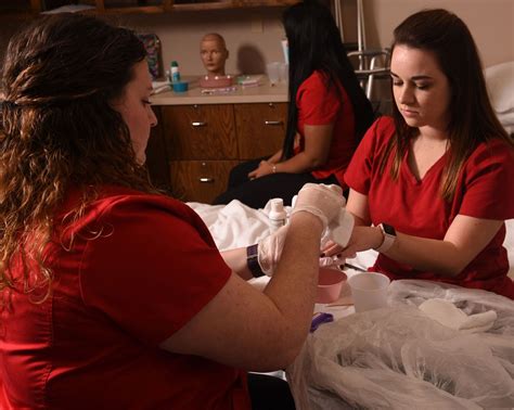 Three Star Cna Nurses Aide Training In Lubbock Tx