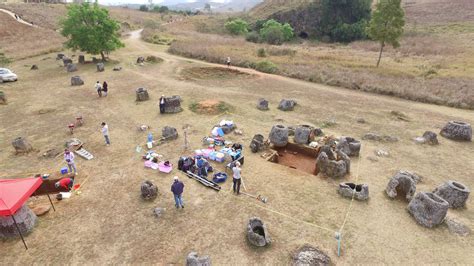 the-history-blog-»-blog-archive-»-burial-ground-unearthed-at-laos