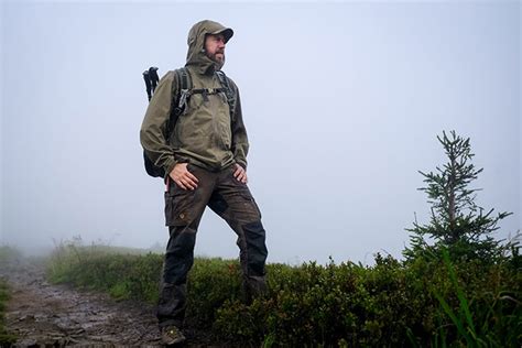 6 essentials i never hike without i carryology