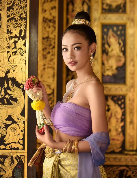 Thai Period Dress In Ayutthaya Kingdom Thailand