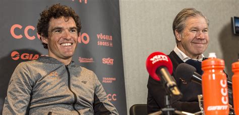 'deze crisis is een aanval op het voortbestaan van de inheemse bewoners van de dit. Persconferentie Achtergrond Teams / Waarom De Corona App ...