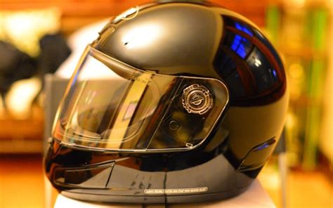 Besides good quality brands, you'll also find plenty of discounts when you shop for motorcycle helmet during big sales. Z1R Motorcycle Helmets - A Brief Overview (With images ...