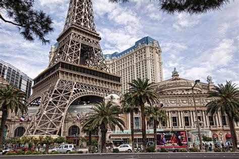 Paris is renowned for being the epitome of 'la dolce vita' or what italian's refer to as 'the sweet life', so it's no paris is a thriving city and a wonderful place to live and work. Paris (Las Vegas) - Wikipedia