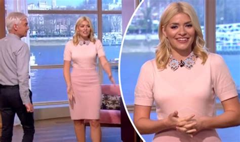 Holly Willoughby Flashes More Than Intended Amid Wardrobe Malfunction Tv And Radio Showbiz