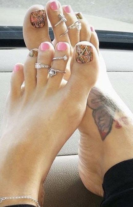 Pin By Doreen Goshert On Pies Gorgeous Feet Pretty Toes Toe Rings