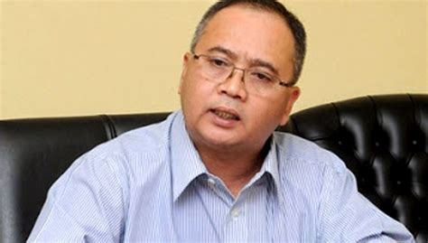 Mohd kamarul ariffin ramlee, 34, uit brunei darussalam qaf fc, sinds verdediging marktwaarde: Cucu Ghafar Baba cabar Najib di Pekan selepas calon undur ...