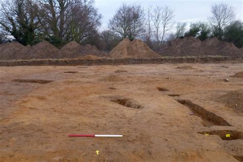 Roman pottery kiln uncovered near Manningtree, Essex | UK Archaeology News