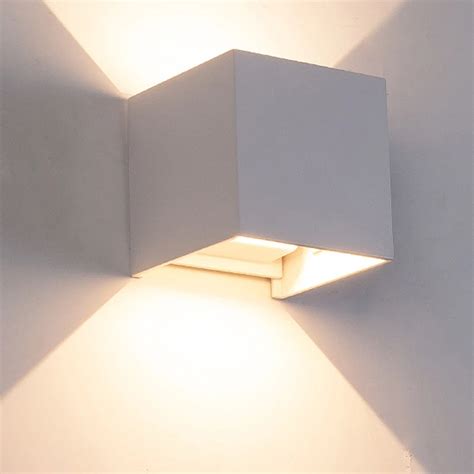 Modern Cube Adjustable Surface Mounted 7w Led Wall Lamp Outdoor