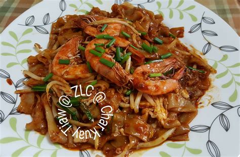 Char kway teow prepared by muslims in malaysia exclude lard and pork products, and may incorporate alternative ingredients like beef or chicken.413 some versions by malay cooks may emphasise the use of kerang (malay for cockles) as a key ingredient, and it may be prepared with or without gravy. ZULFAZA LOVES COOKING: Resepi Char Kuey teow
