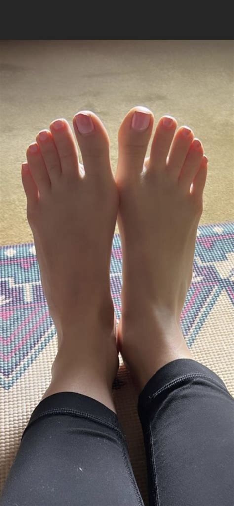 beautiful beth behr s feet r celebrityfeet