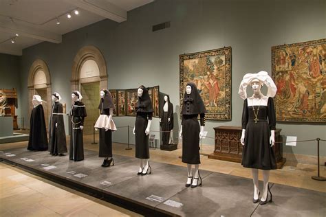 Welcoming 1 Million Fashion Pilgrims ‘heavenly Bodies Just Became The Met Costume Institutes