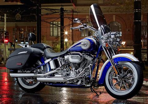 In this version sold from year 2018 , the dry weight is 303.0. Harley-Davidson CVO 1800 SOFTAIL DELUXE FLSTNSE 2014 ...