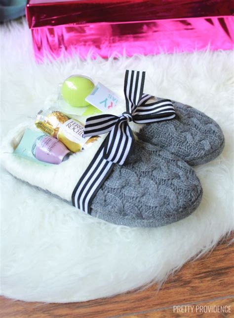 For a mother, it is not difficult to find gifts for her children. 35 Creatively Thoughtful DIY Mother's Day Gifts