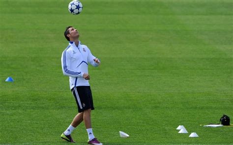 Feel free to share cristiano ronaldo wallpapers and background images with your friends. Роналду на тренировке обои для рабочего стола, картинки и ...