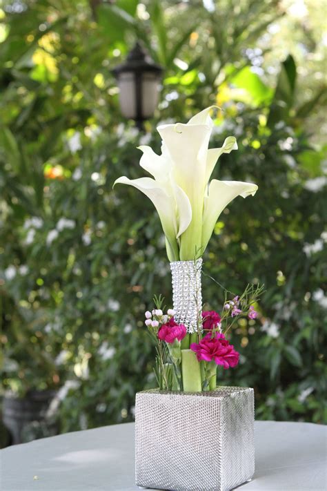 calla lily wedding cocktail table centerpiece by helen g events jamaica calla lily wedding