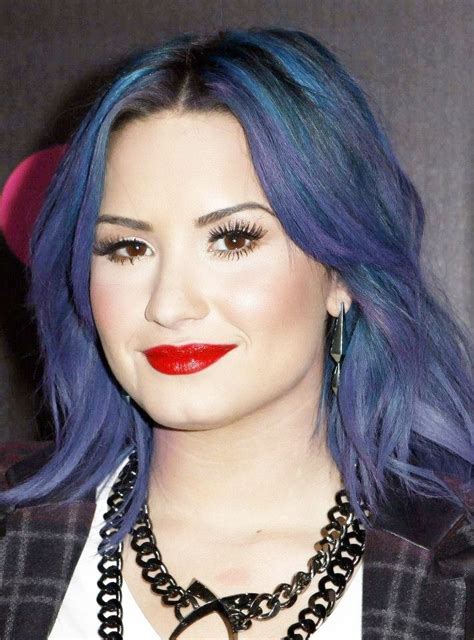 Pin By Jessica On Celebrity Famous People Demi Lovato Blue