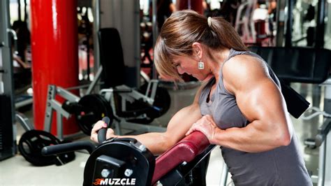Female Muscle Growth: The Unsurpassed Guide (2019)