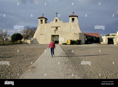 Isleta Pueblo New Mexico Hi Res Stock Photography And Images Alamy