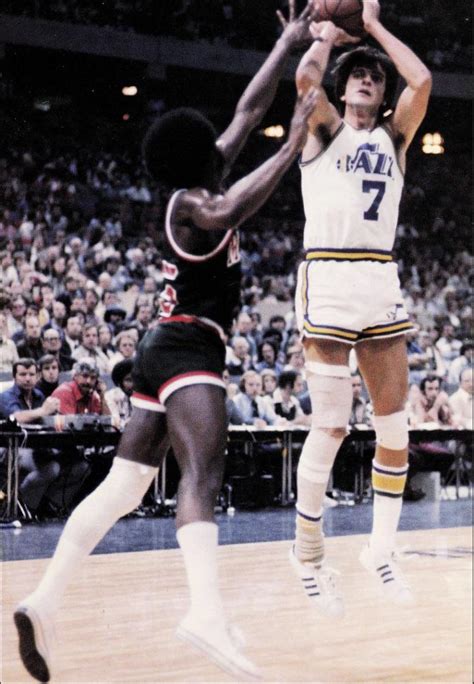 Uncommonrare Photo Of Pistol Pete Maravich From The New Orleans Jazz