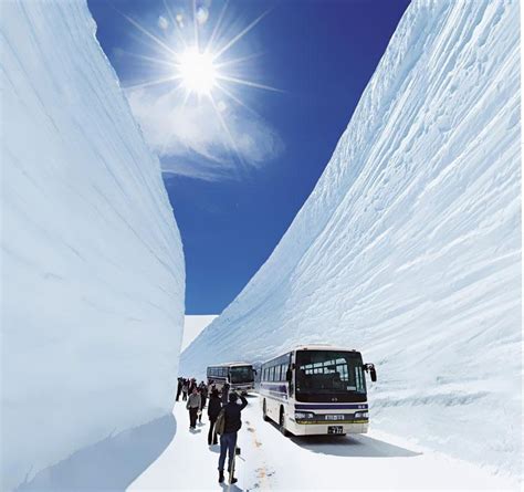 Incrível Corredor De Neve Nos Alpes Japoneses Chega A 20 Metros De Altura