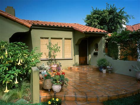 The mint leaf bowl will help you create a stunning focal point in your courtyard; Courtyard Small Yard Patio Front Entry Outdoor House Plan ...