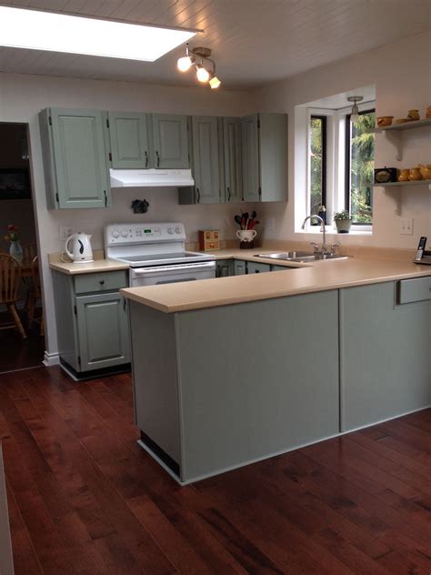 In this review we want to show you rustoleum kitchen countertop paint. Rustoleum cabinet transformations, colour Meadow without ...