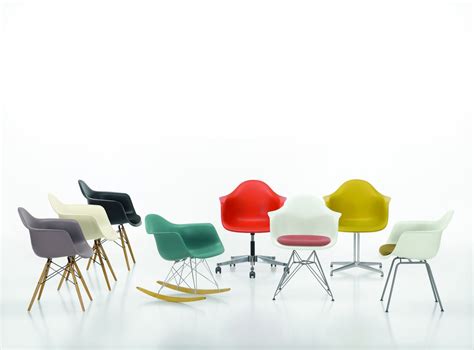 Ein blickfang in jedem raum und natürlich ein designklassiker der möbelgeschichte par excellence: Eames Plastic Arm Rocking Chair RAR Schaukelstuhl mit ...