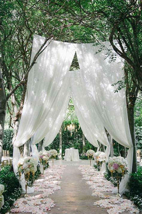 Velg blant mange lignende scener. 100 Awesome Outdoor Wedding Aisles You'll Love - Page 5 ...