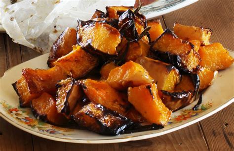 This baked pumpkin risotto looks thoroughly unimpressive when it comes out of the oven. Roasted Butternut Pumpkin with Verjuice Recipe | Maggie Beer