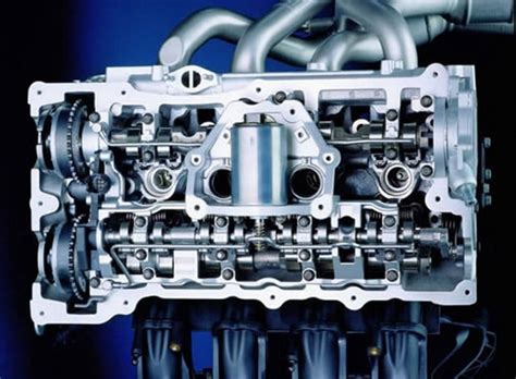 The engine has 2 camshafts that are located within the cylinder head at the top of the engine. ¿Que es un motor SV, OHV, SOHC y DOHC…? : Pruebaderuta.com