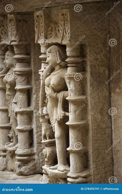 Carved Idols On The Inner Wall And Pillars Of Rani Ki Vav An Intricately Constructed Stepwell