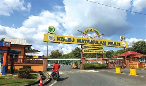 Kolej matrikulasi perlis (kmp) ialah kolej matrikulasi yang tertua di malaysia.kmp mula dibina di atas tanah seluas 75 ekar pada bulan januari 1998 di arau, perlis. Syarat Kelayakan Permohonan Ke Kolej Matrikulasi ...