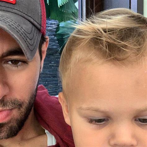 Enrique Iglesias Son Nicholas Can T Stop Laughing In New Video