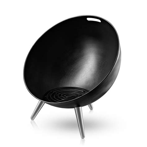 Fire hasn't lost any of its the eva solo fireglobe is a suitable frame for fire on the terrace and in the garden. FireGlobe Feuerschale von Eva Solo im Shop