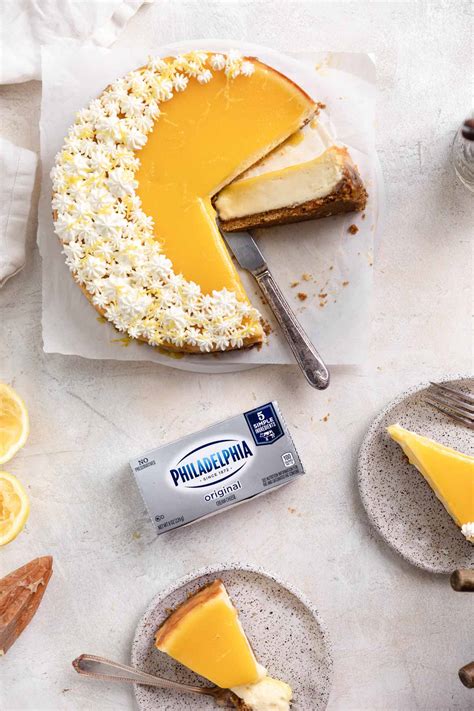Buttery graham cracker crust, dense and creamy cream cheese filling, and tart and tangy sour cream topping. 6 Inch Cheesecake Recipes Philadelphia / Perfect No Bake ...
