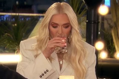 Rhobhs Erika Jayne Accused Of Mixing Booze And Pills By Lisa Rinna In
